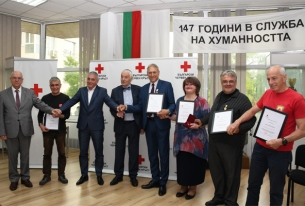 БЧК ОТЛИЧИ ИЗЯВЕНИ ОБЩЕСТВЕНИЦИ И ДОБРОВОЛЦИ ПО ПОВОД СВЕТОВНИЯ ДЕН НА ЧЕРВЕНИЯ КРЪСТ И ЧЕРВЕНИЯ ПОЛУМЕСЕЦ